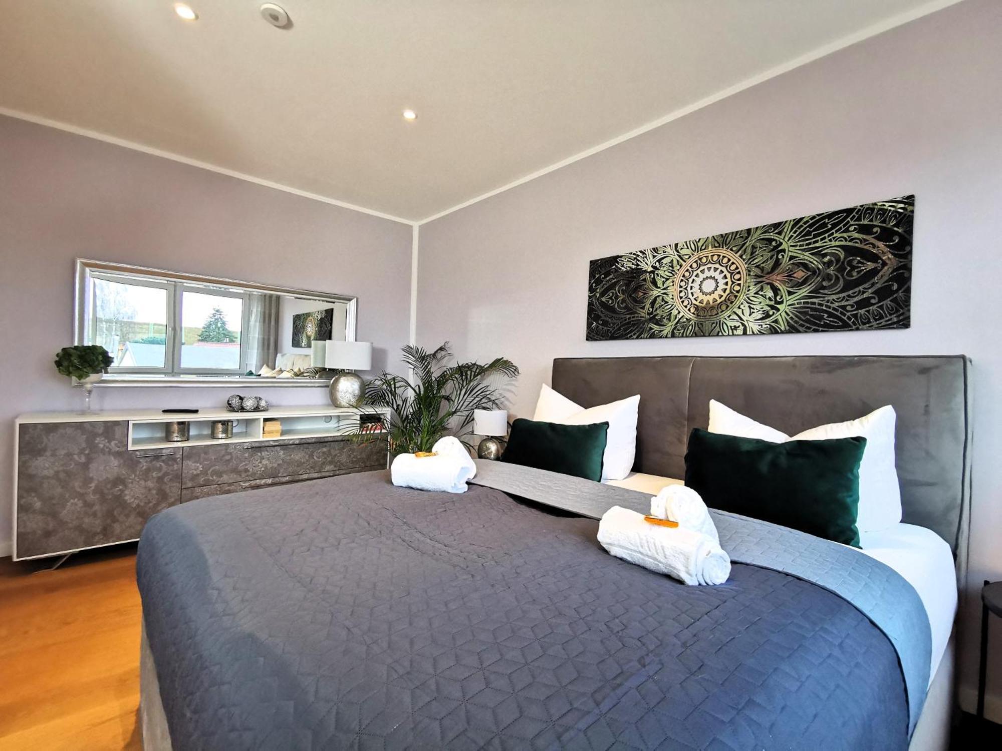 Bohnapartments Luxury Villa Berlin - 210Qm - Wintergarten - Kamin - 4 Kostenlose Parkplaetze - 6 Schlafzimmer - Neubau - Luxusausstattung Birkenwerder Екстериор снимка